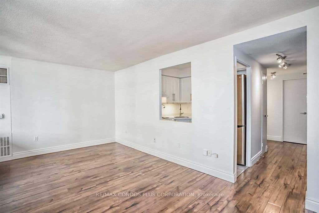 720 Spadina Avenue, Unit 1011 thumbnail 7