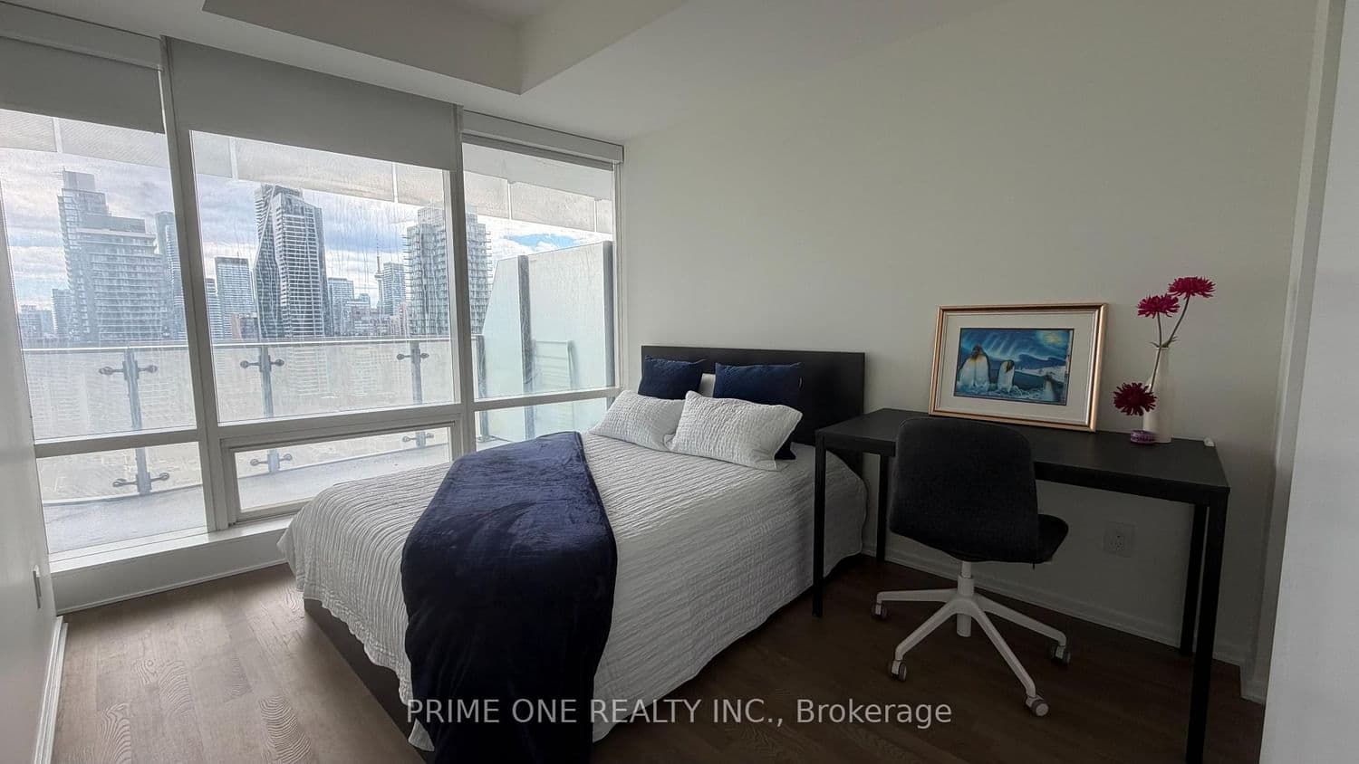 1 Bloor Street E, Unit 1704 thumbnail 16