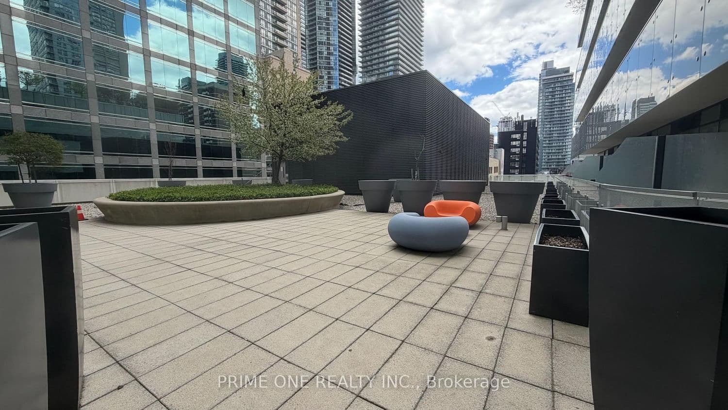1 Bloor Street E, Unit 1704 thumbnail 24