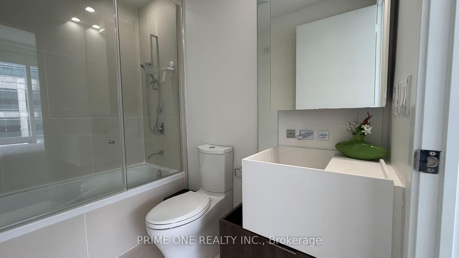 1 Bloor Street E, Unit 1704 thumbnail 7
