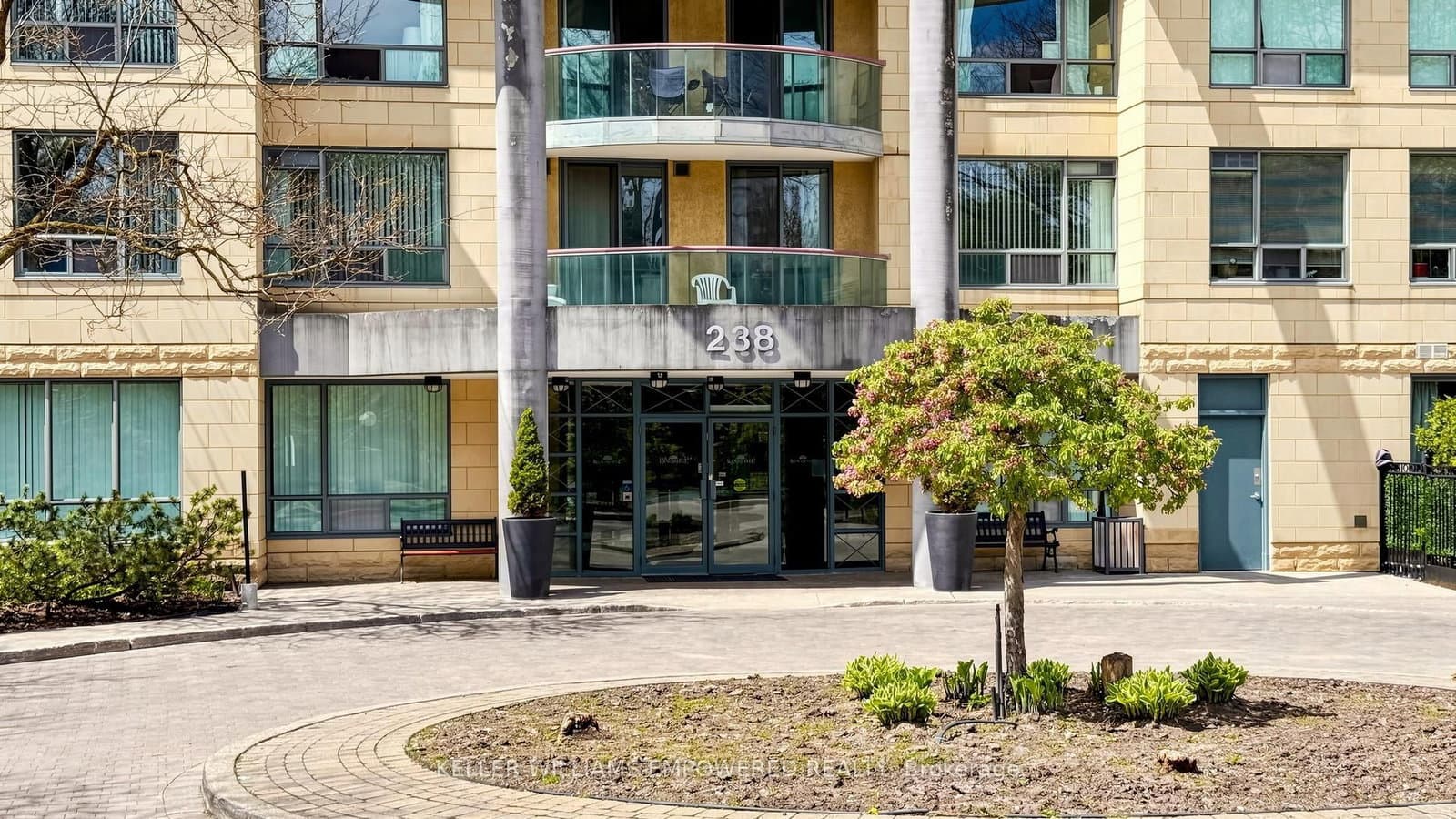 238 Doris Avenue, Unit 1511 thumbnail 3