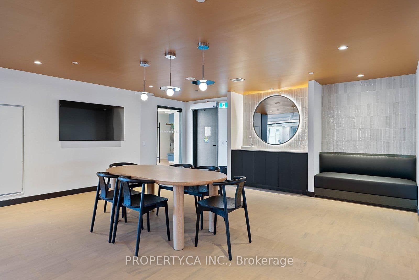 181 Sterling Road, Unit UPH02 thumbnail 24
