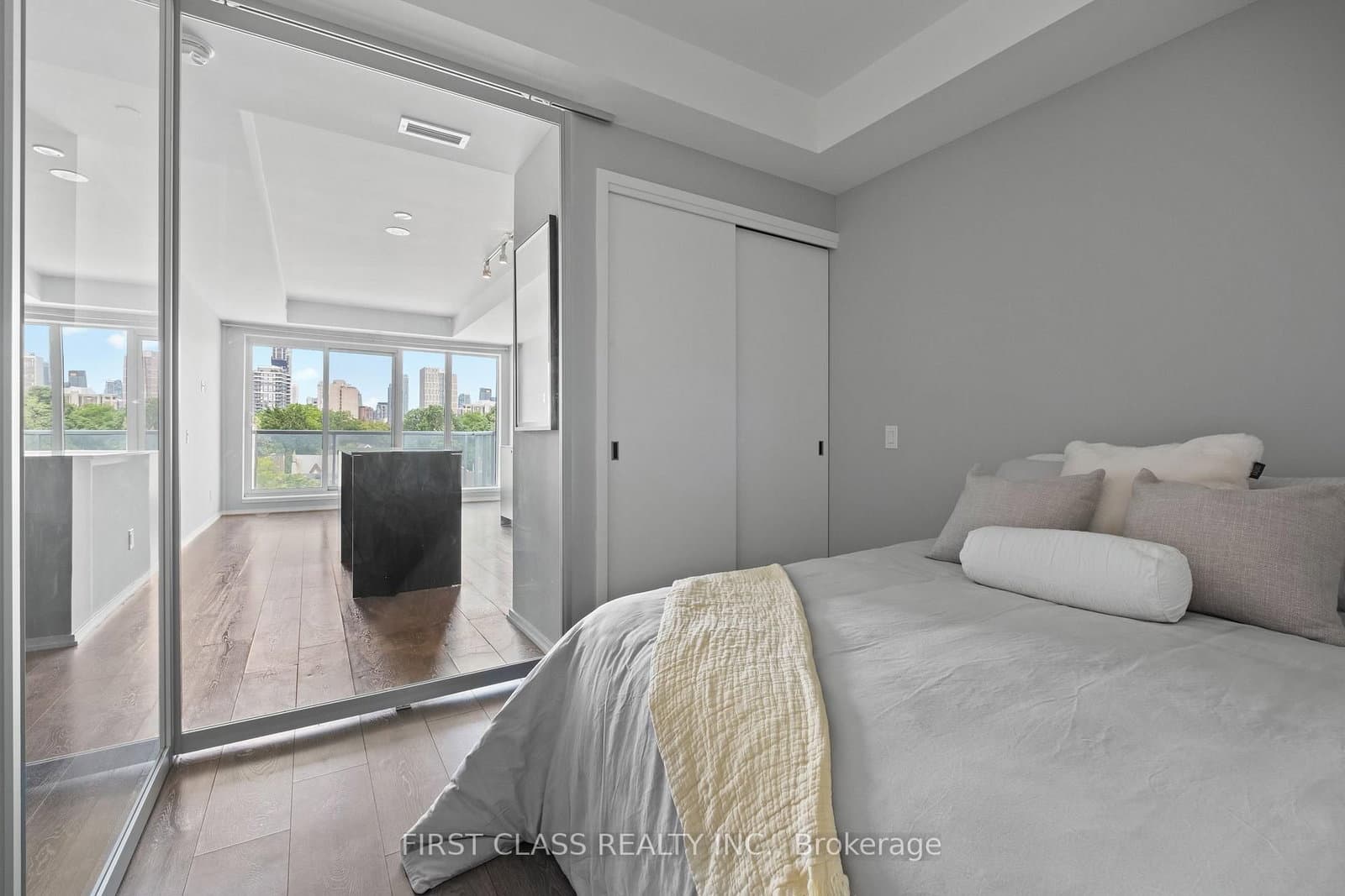 783 Bathurst Street, Unit 413 thumbnail 19