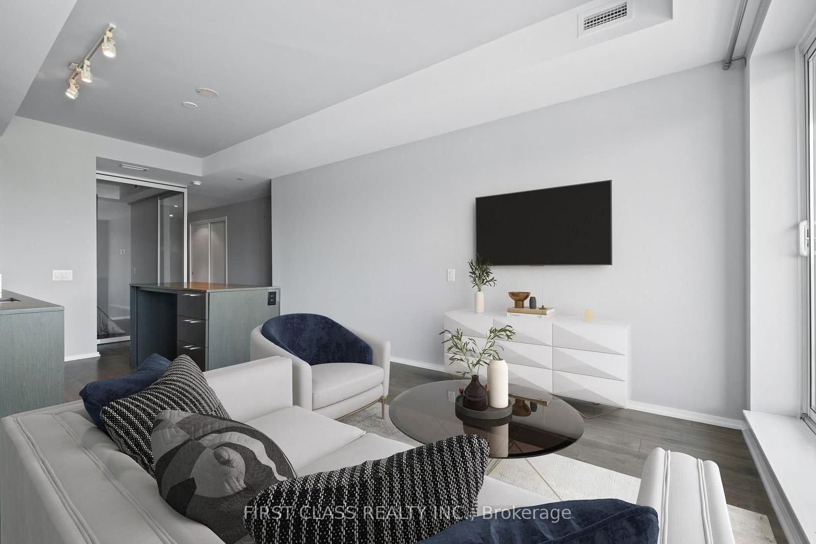 783 Bathurst Street, Unit 413 thumbnail 6
