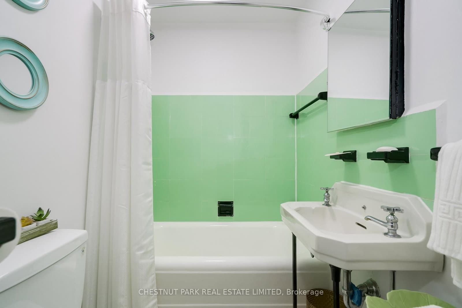 707 Eglinton Avenue W, Unit 403 thumbnail 12