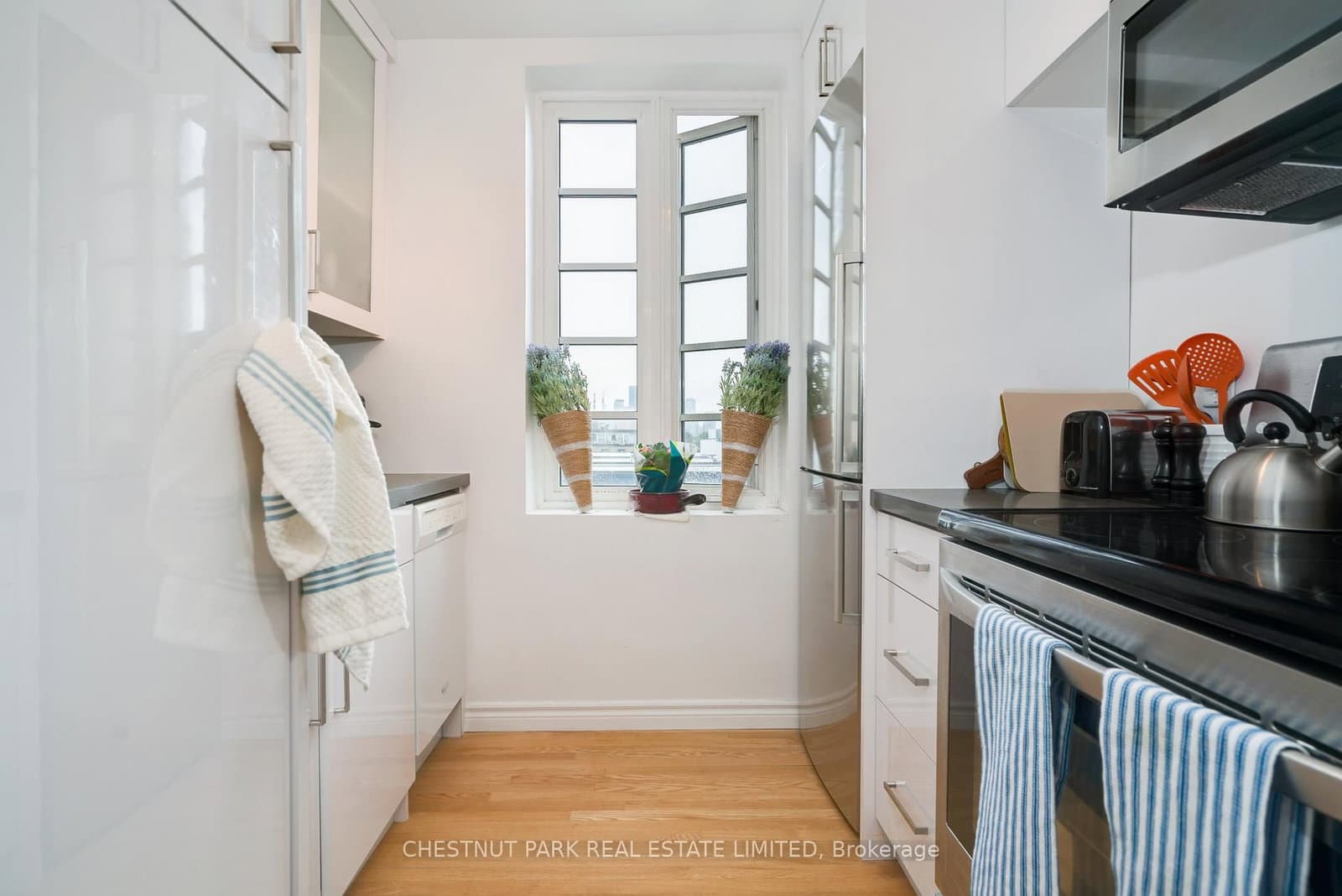 707 Eglinton Avenue W, Unit 403 thumbnail 16