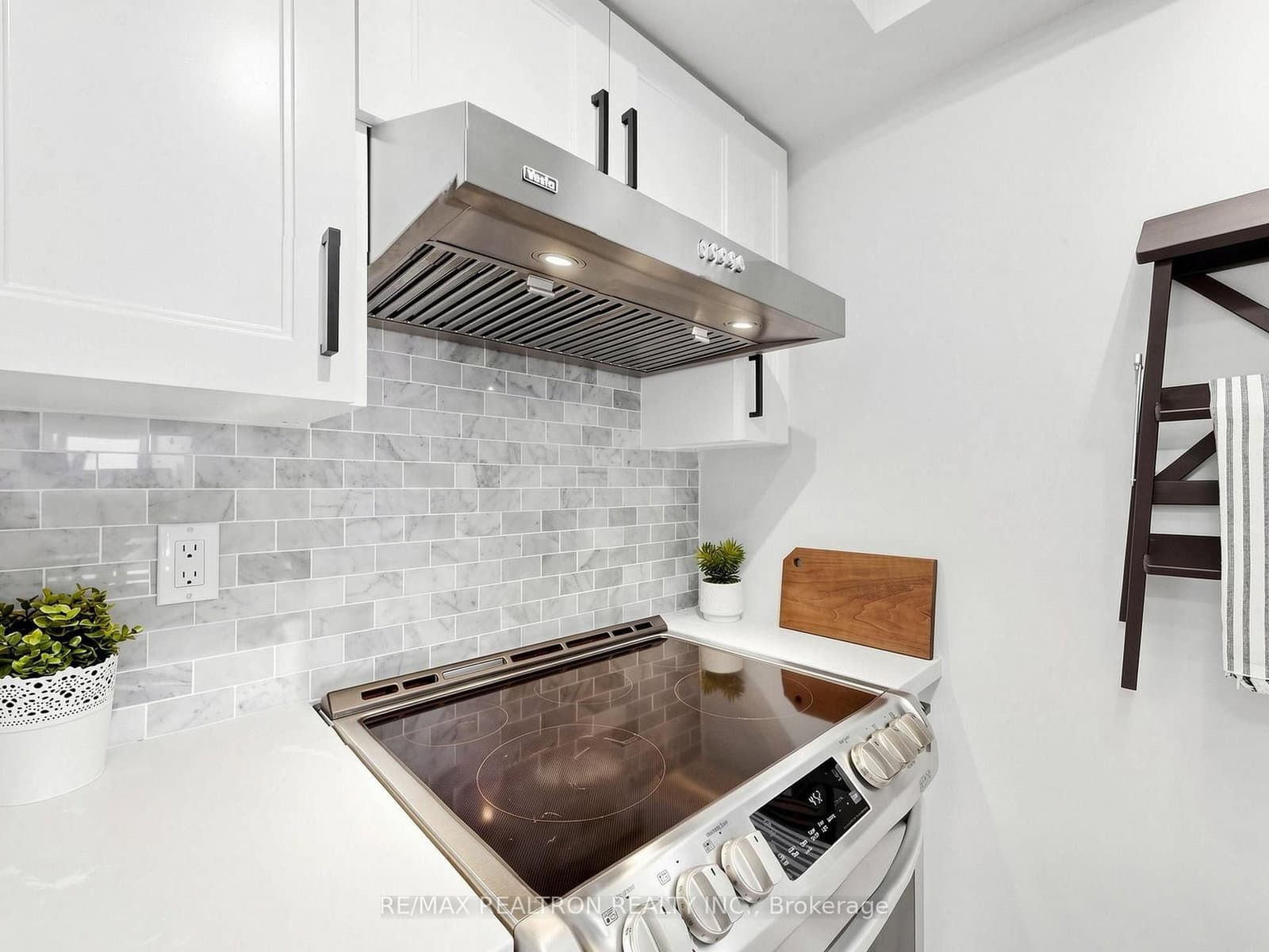 155 Beecroft Road, Unit 2610 thumbnail 18
