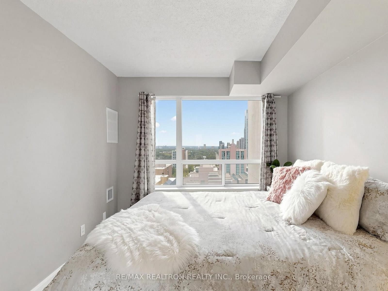 155 Beecroft Road, Unit 2610 thumbnail 22