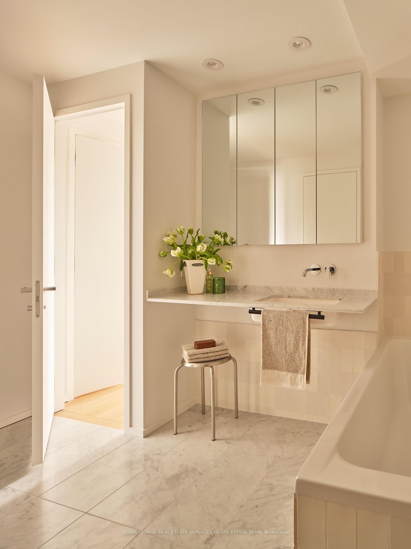 225 Davenport Road, Unit 514 thumbnail 24
