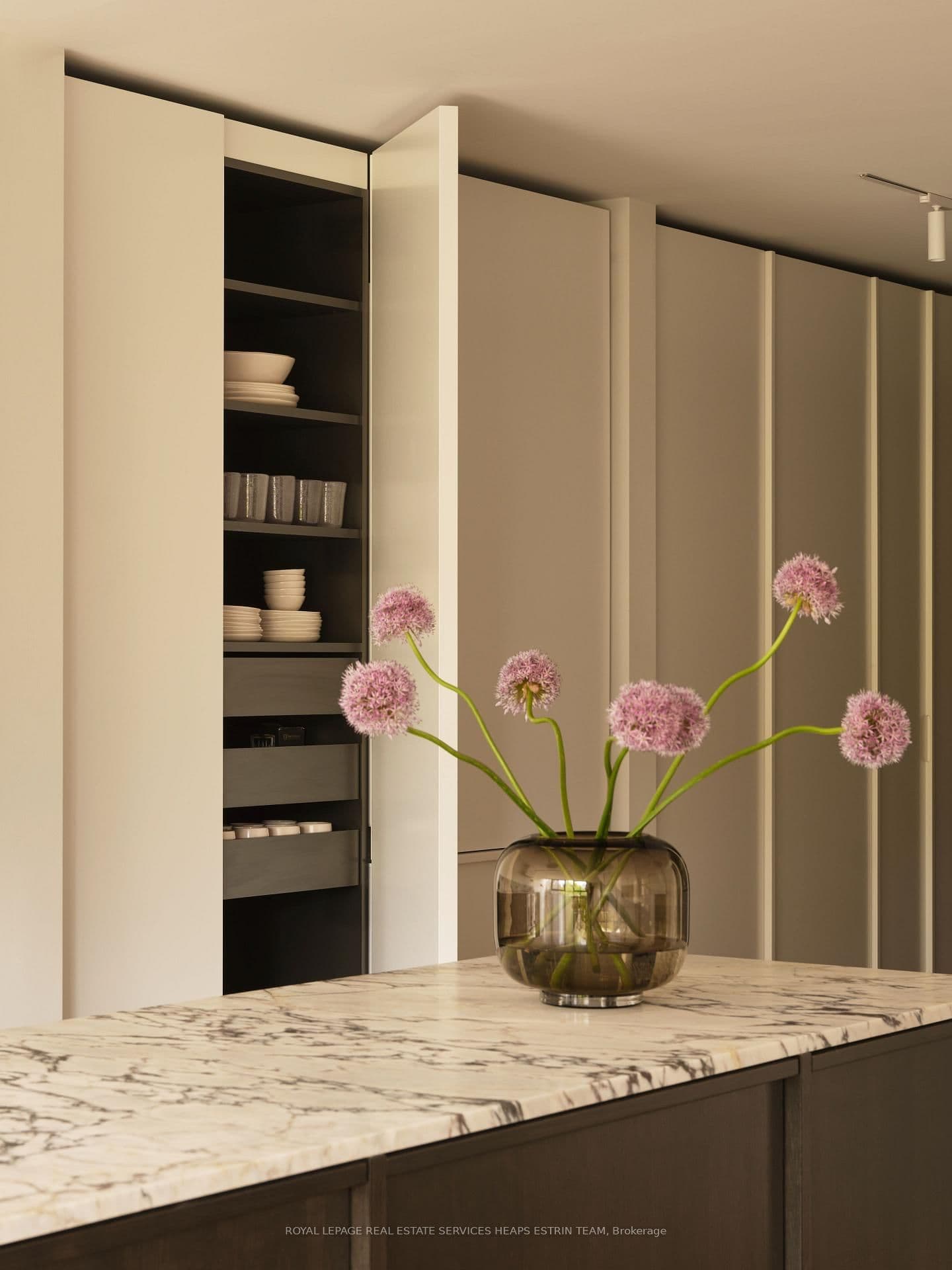 225 Davenport Road, Unit 514 thumbnail 8