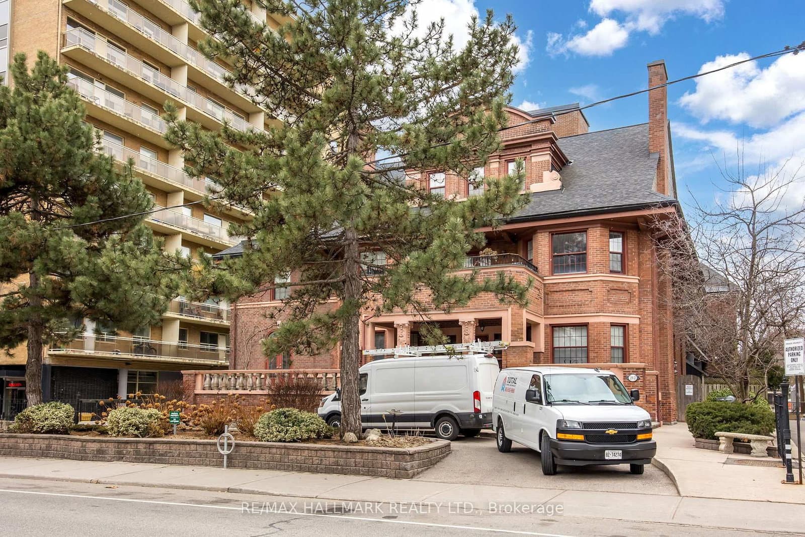 212 St George Street, Unit 203 thumbnail 34