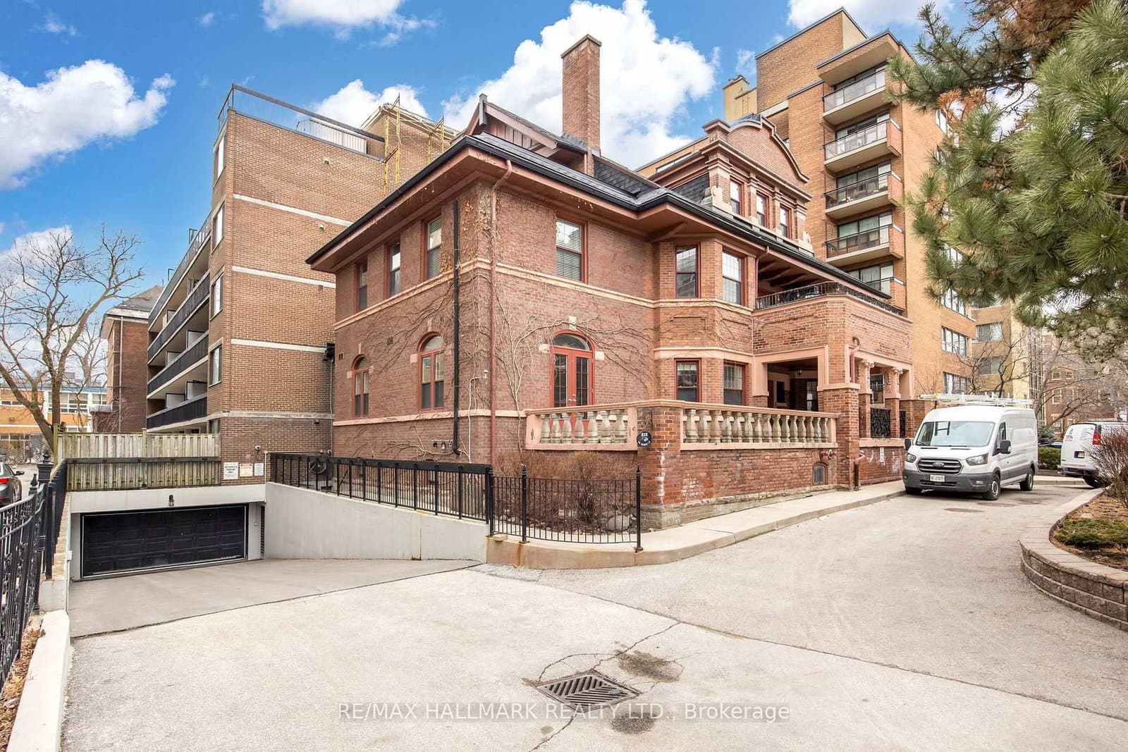 212 St George Street, Unit 203 thumbnail 35