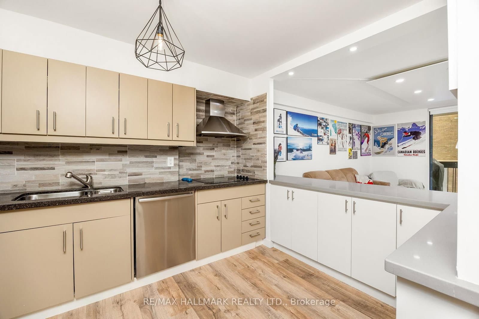 212 St George Street, Unit 203 thumbnail 9