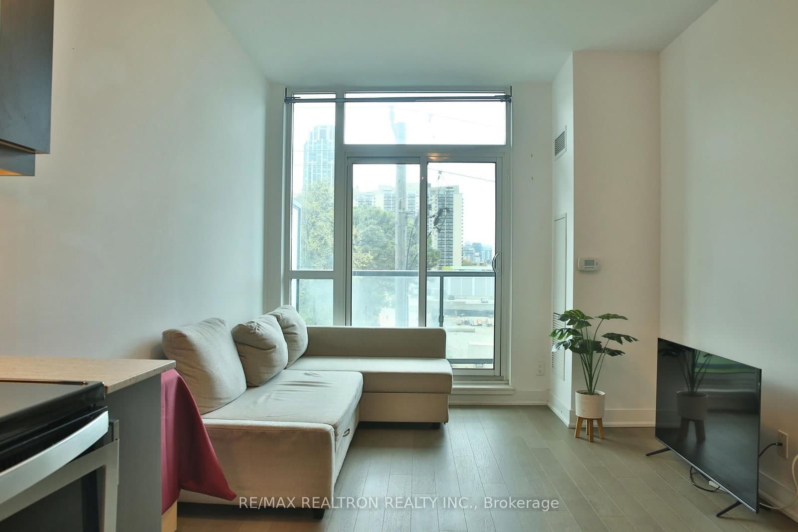 1486 Bathurst Street, Unit 303 thumbnail 2