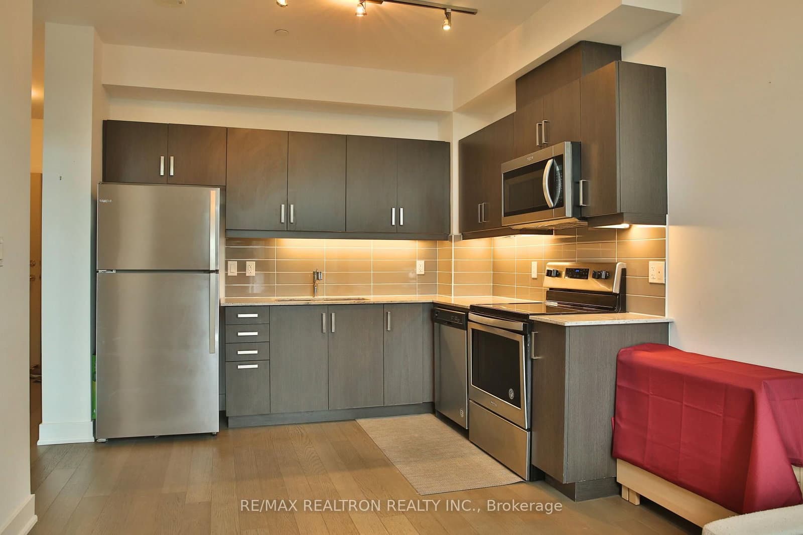 1486 Bathurst Street, Unit 303 thumbnail 4