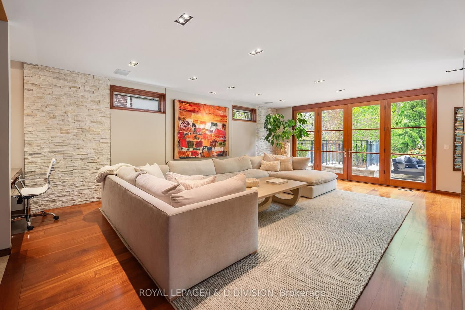 24 Glenview Avenue thumbnail 16