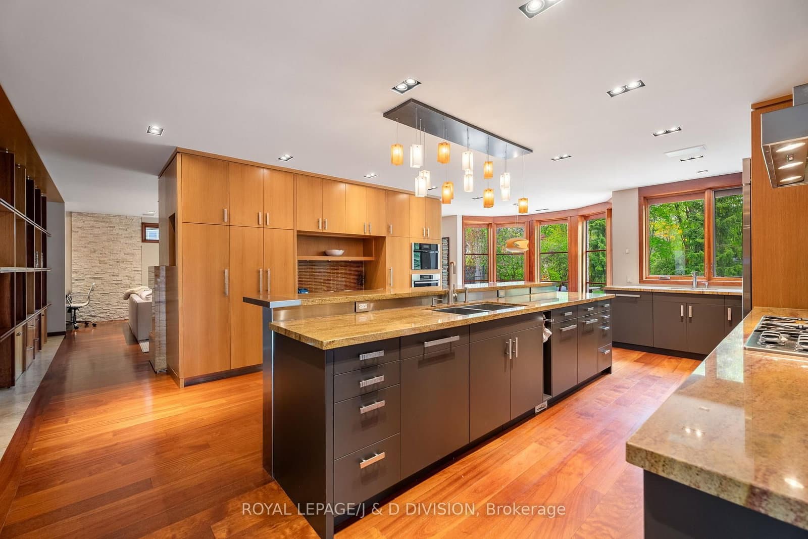 24 Glenview Avenue thumbnail 19