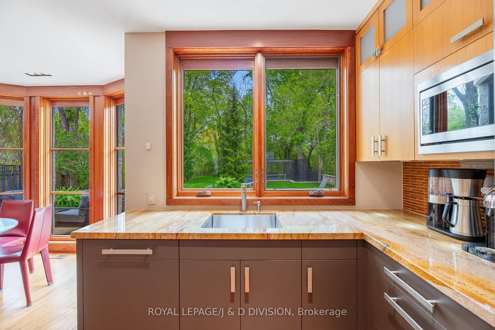 24 Glenview Avenue thumbnail 21