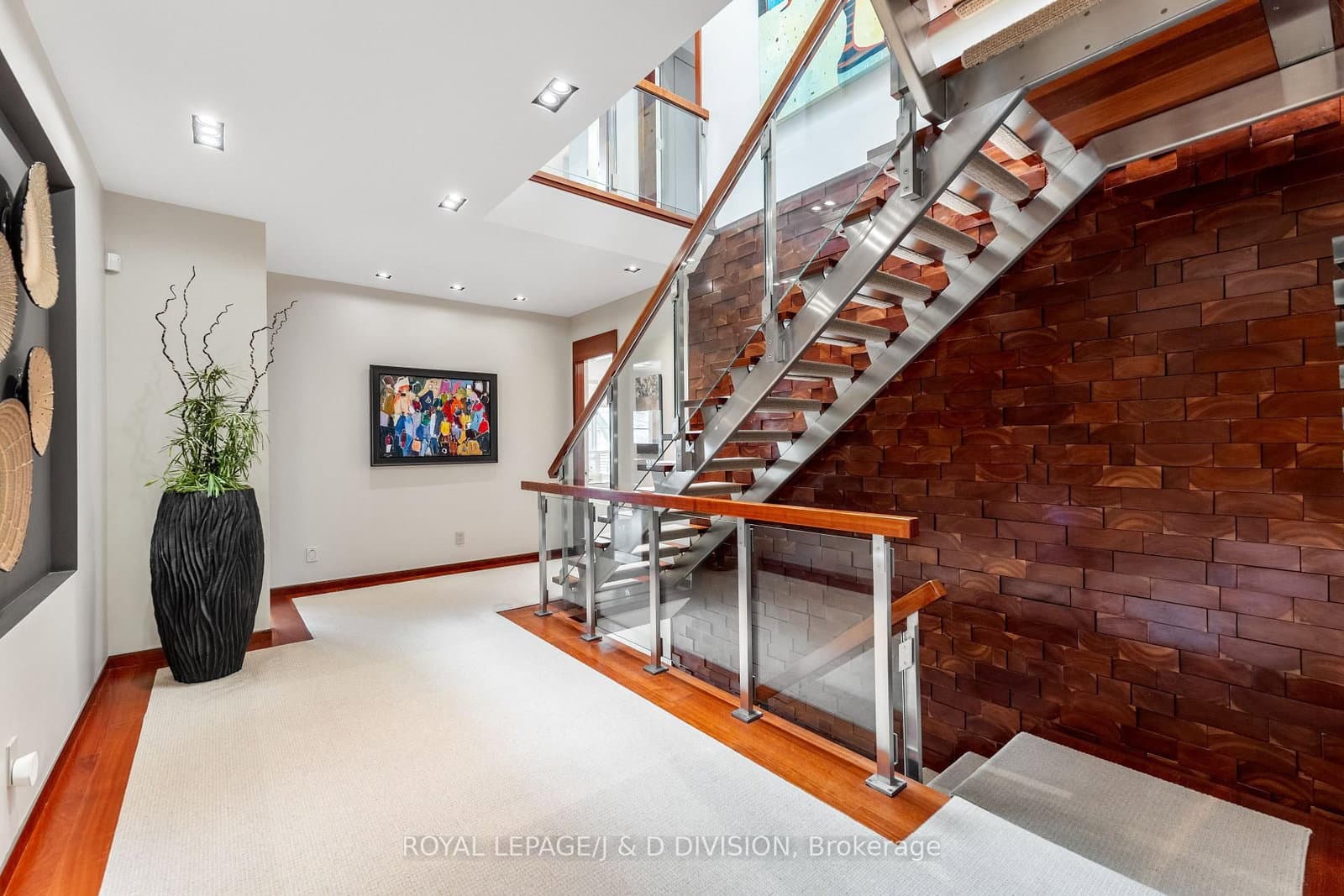 24 Glenview Avenue thumbnail 31
