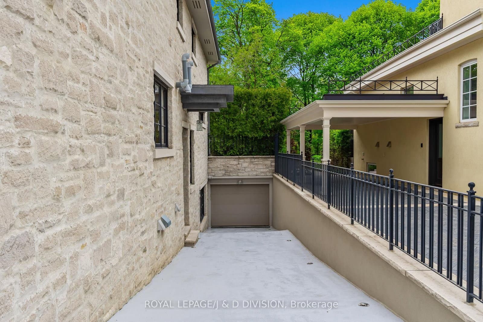 24 Glenview Avenue thumbnail 5