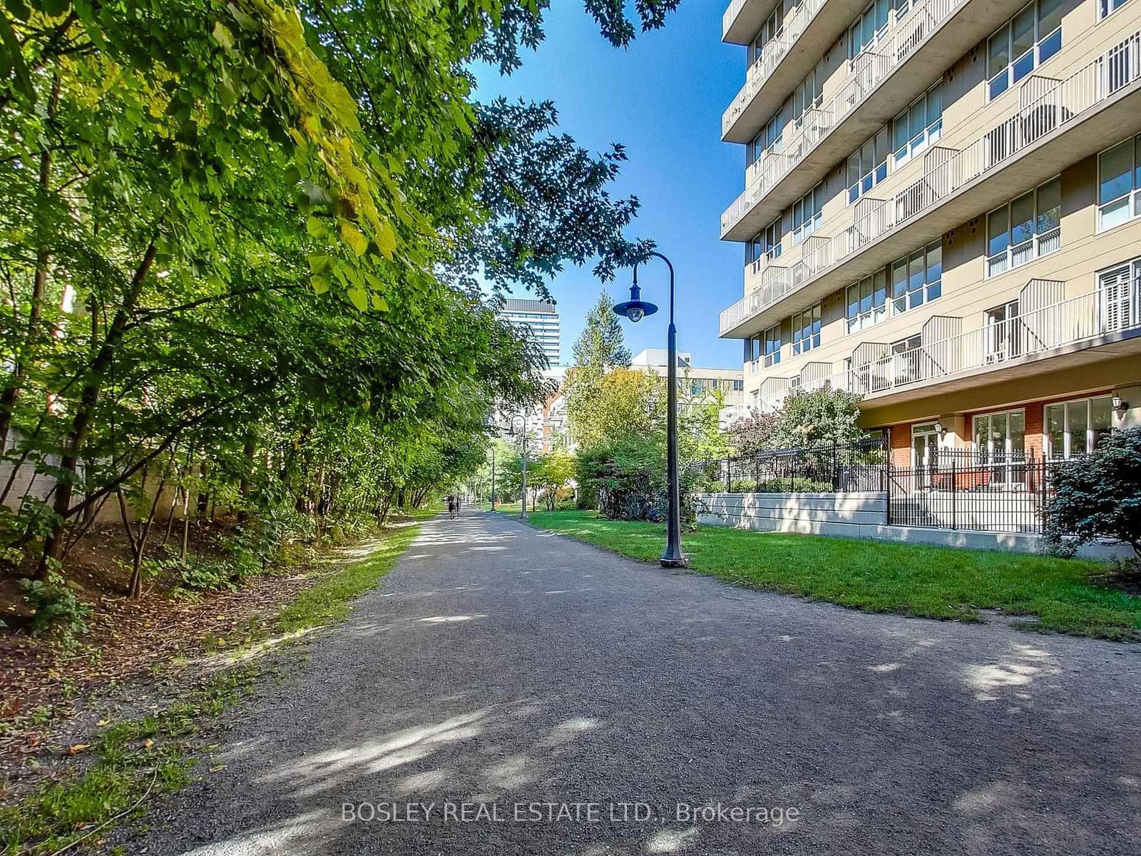 119 Merton Street, Unit 215 thumbnail 31