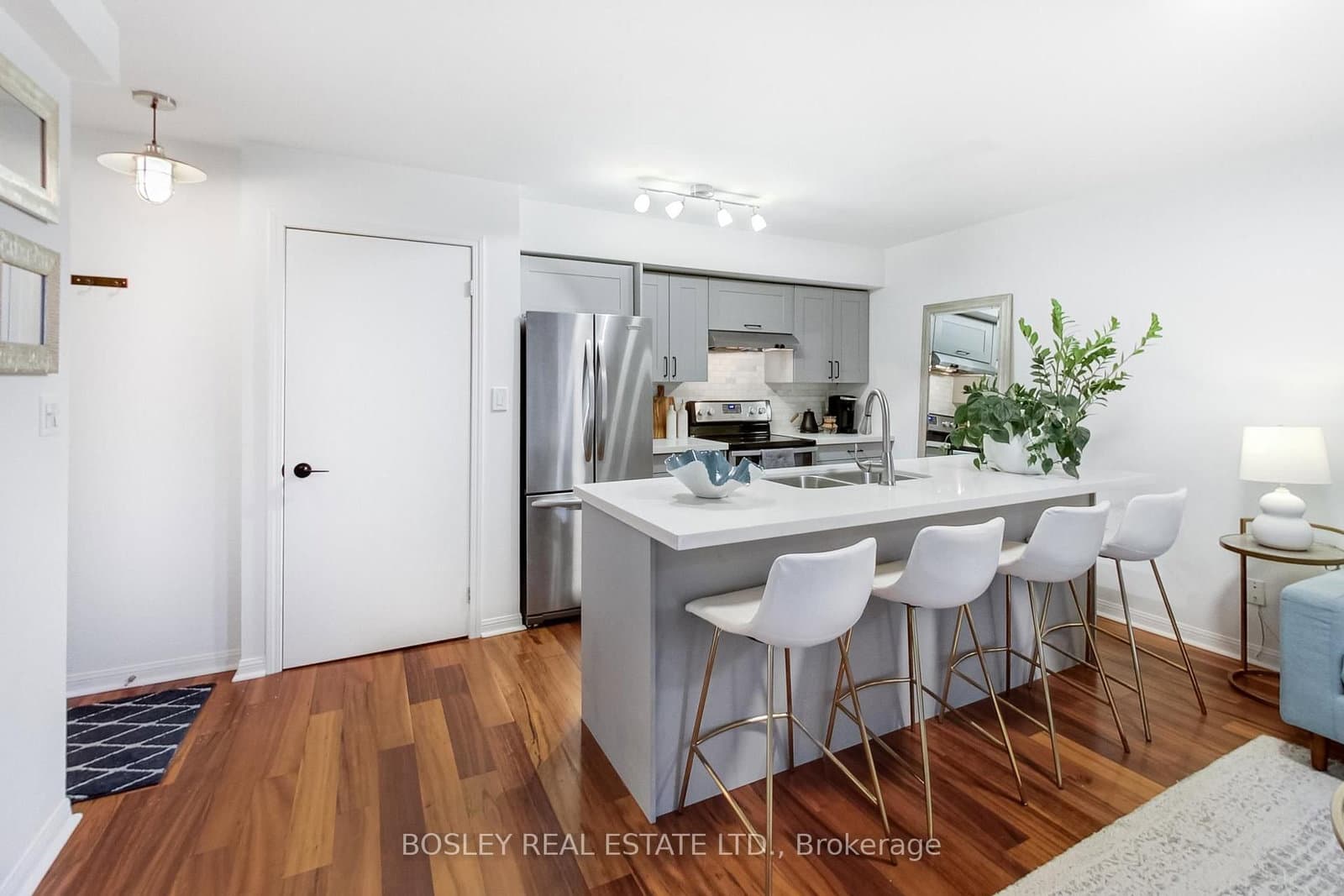 119 Merton Street, Unit 215 thumbnail 8