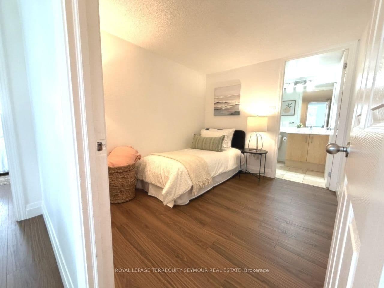 139 Merton Street, Unit 448 thumbnail 19