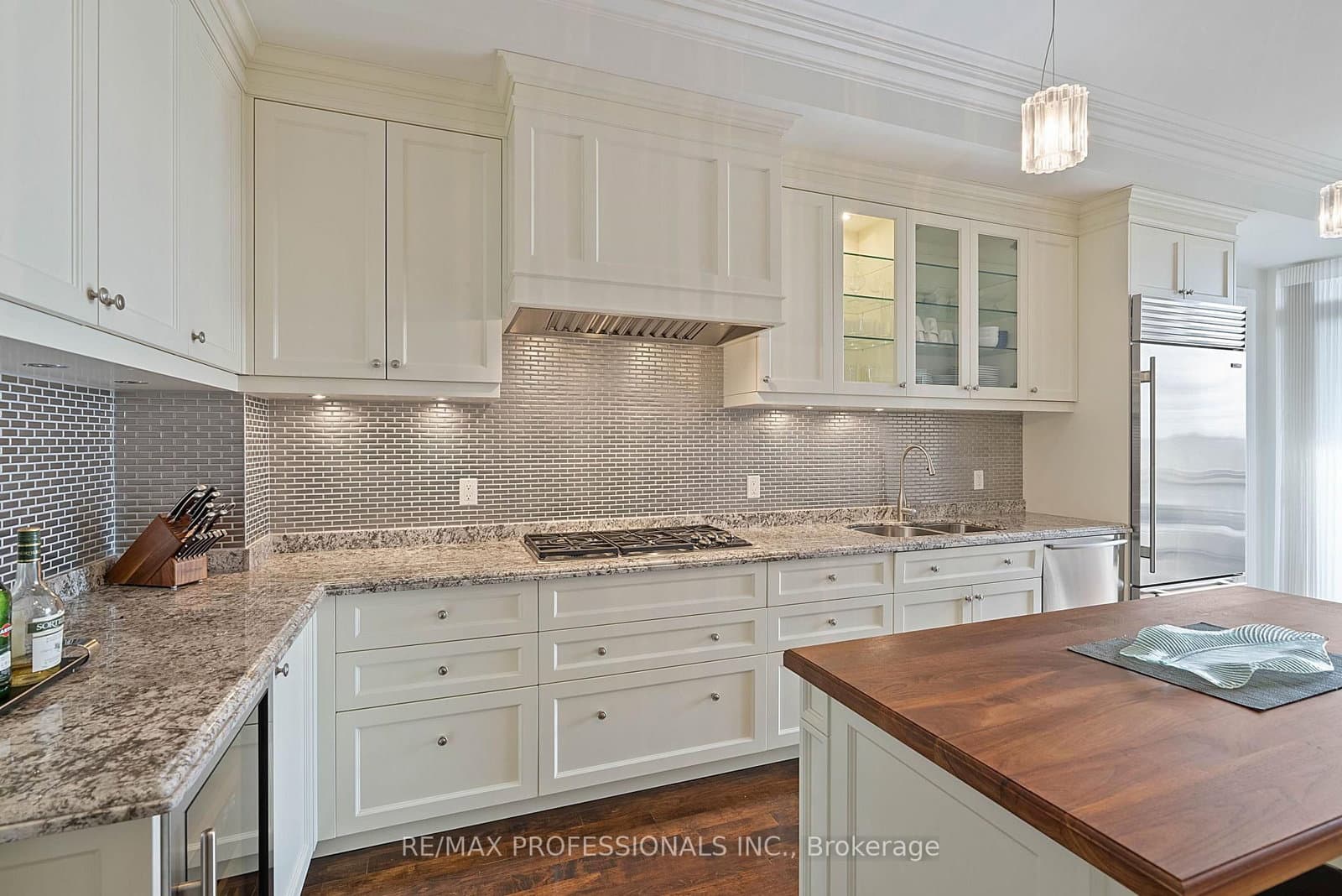 99 Avenue Road, Unit SUBPH3 thumbnail 23