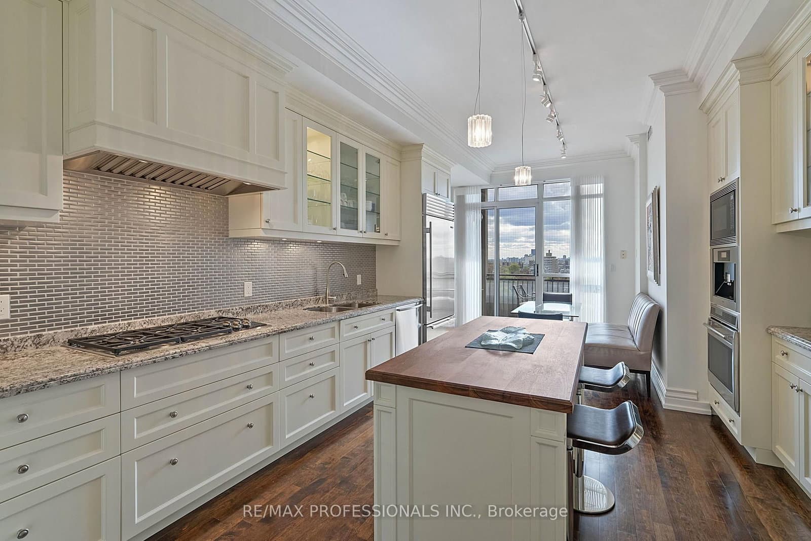 99 Avenue Road, Unit SUBPH3 thumbnail 24