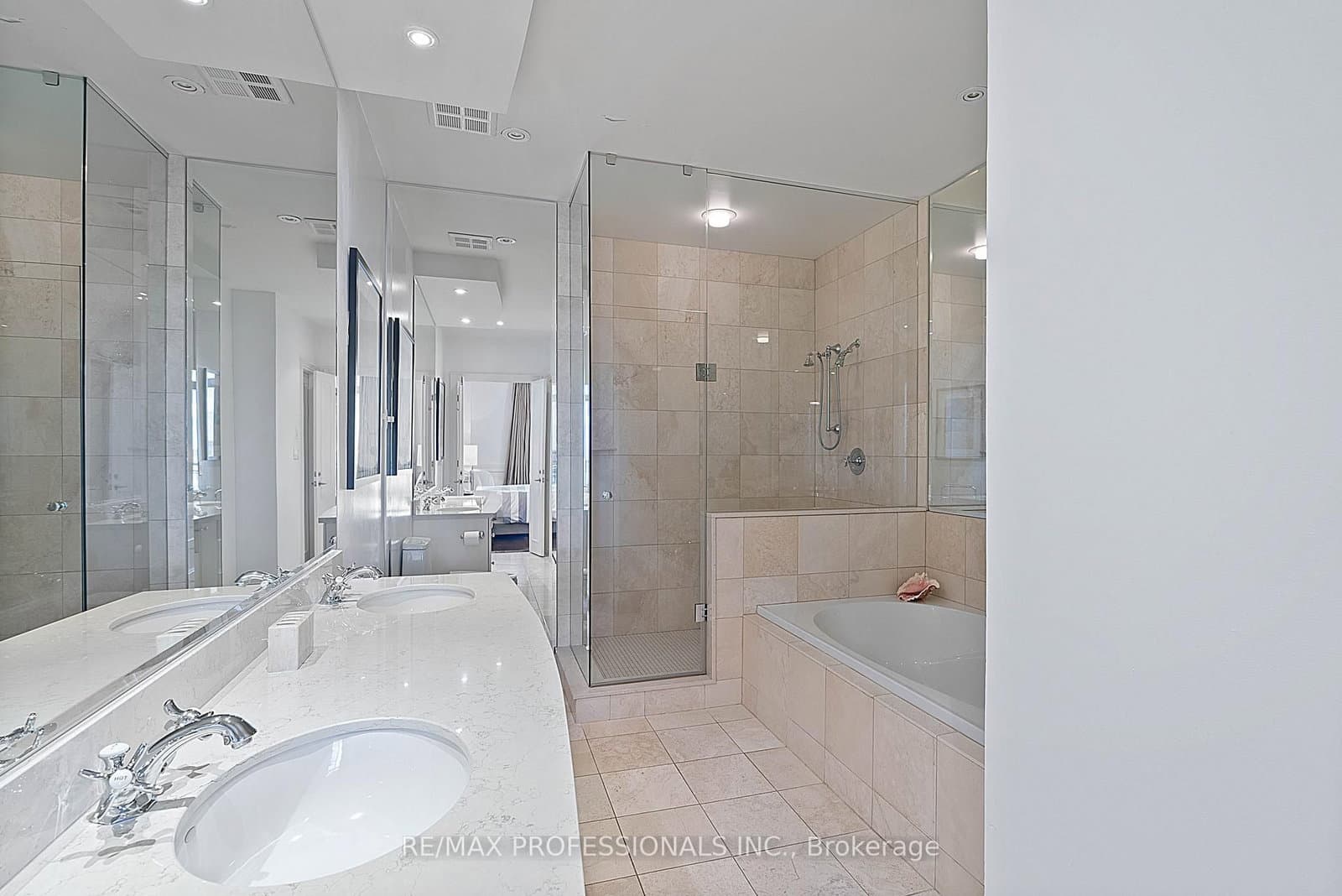 99 Avenue Road, Unit SUBPH3 thumbnail 31