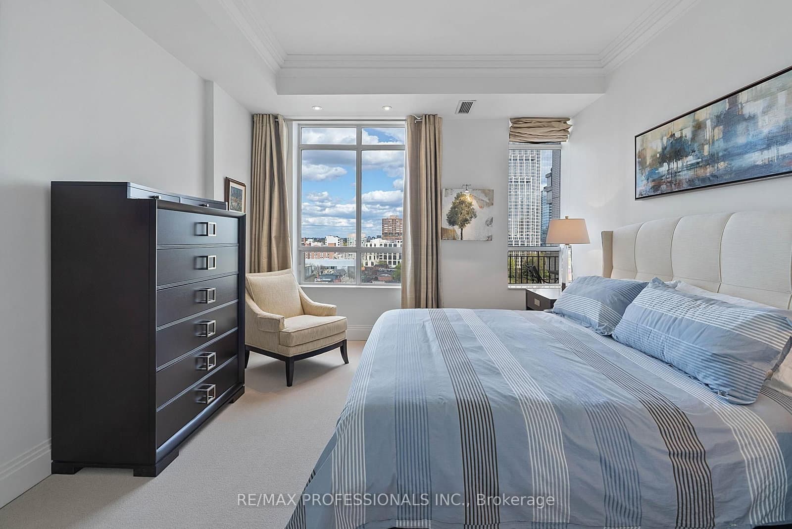 99 Avenue Road, Unit SUBPH3 thumbnail 39