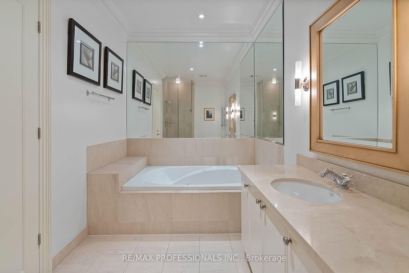 99 Avenue Road, Unit SUBPH3 thumbnail 42