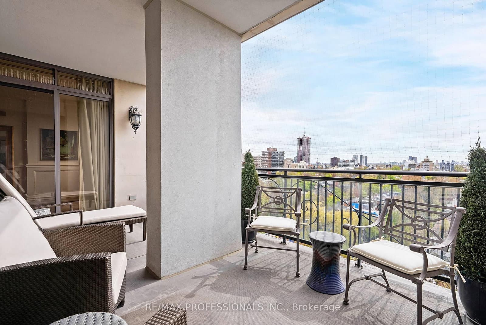 99 Avenue Road, Unit SUBPH3 thumbnail 46