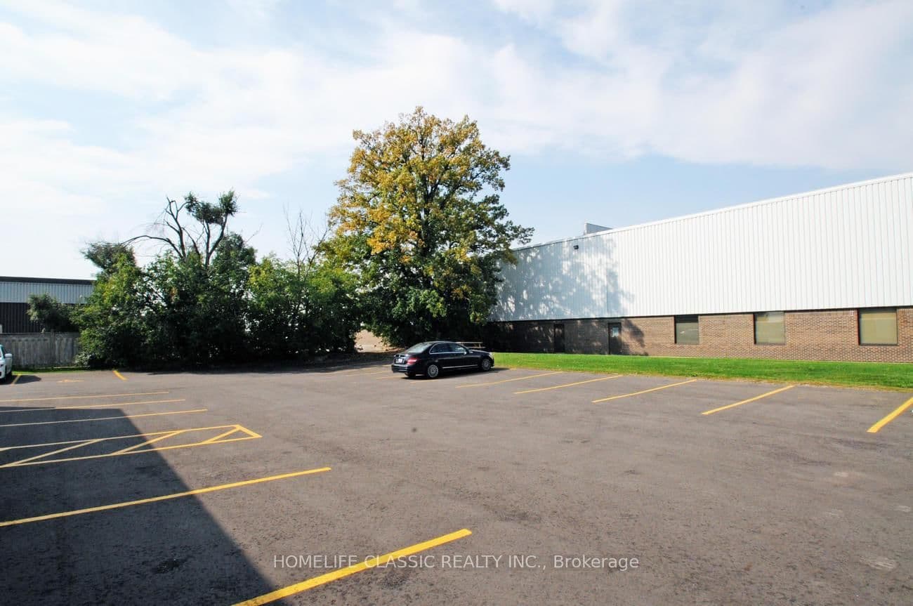64 Prince Andrew Place, Unit 2 thumbnail 11