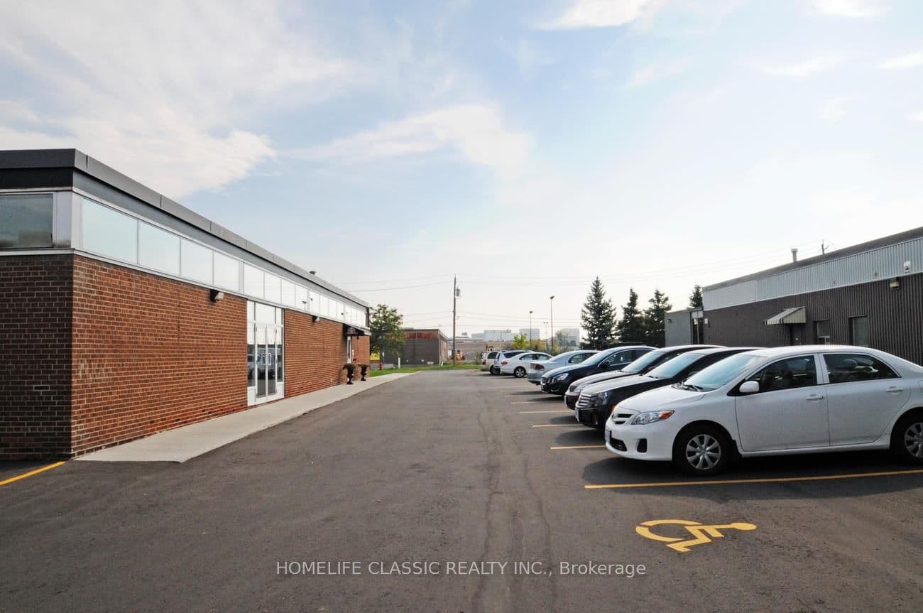 64 Prince Andrew Place, Unit 2 thumbnail 12