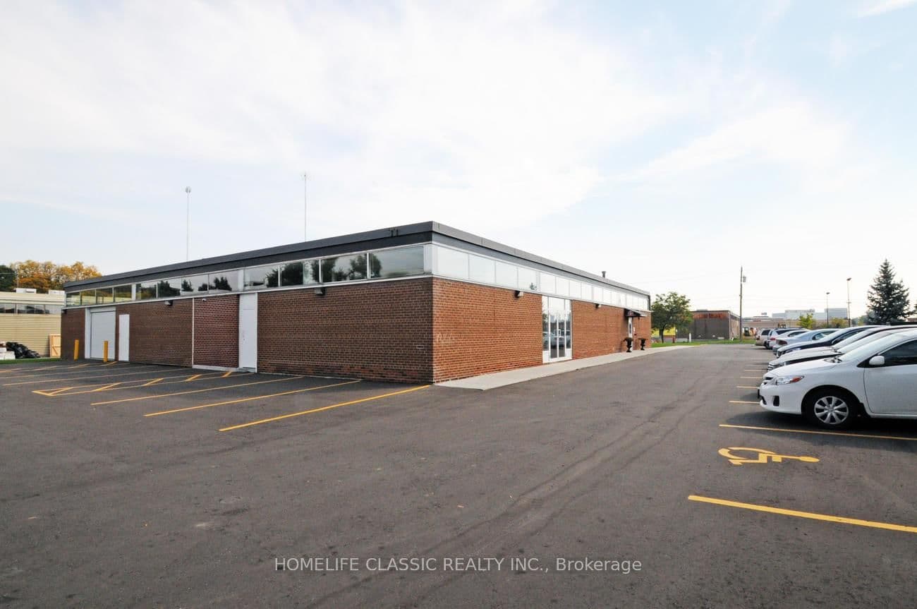 64 Prince Andrew Place, Unit 2 thumbnail 13