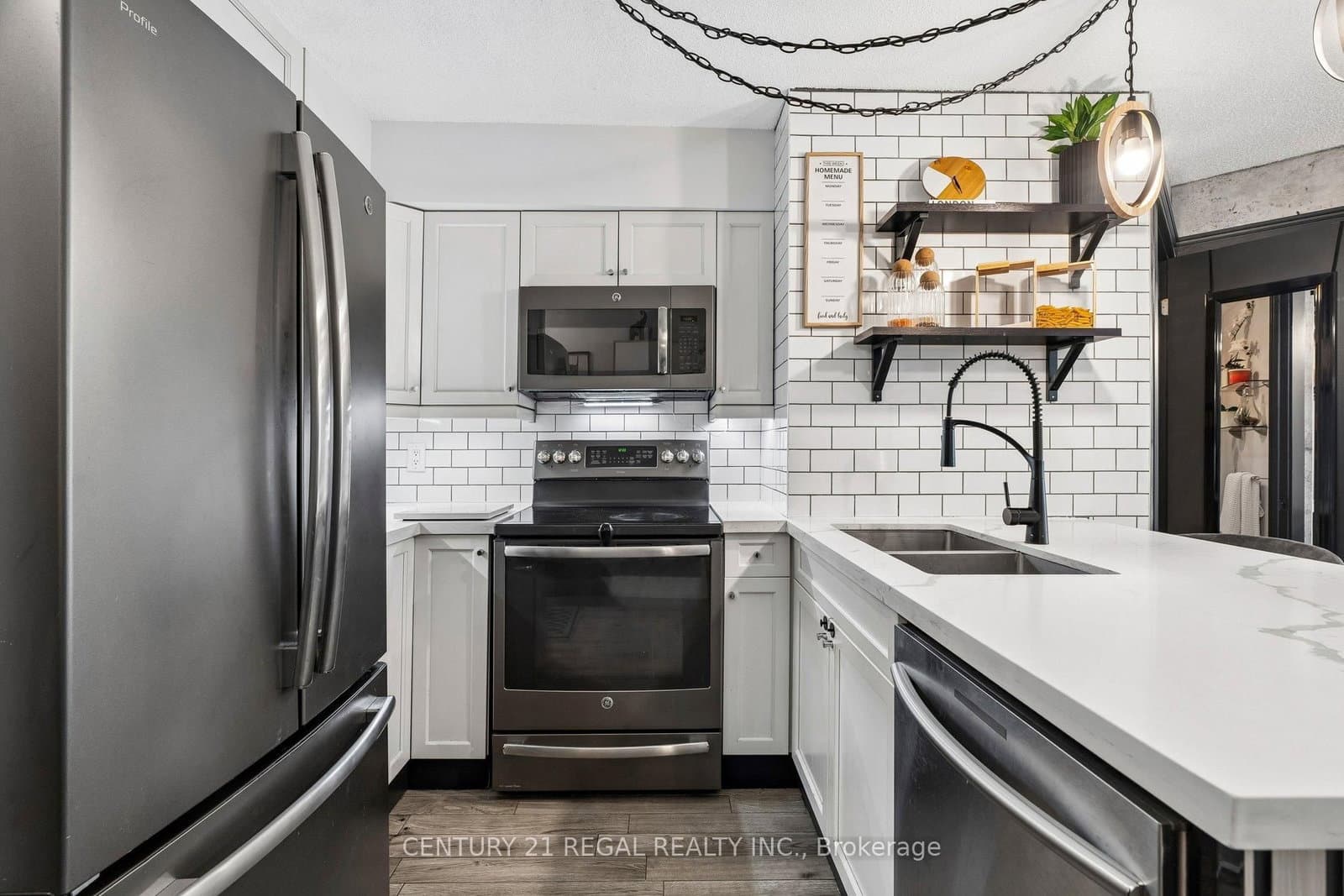 361 Front Street W, Unit 507 thumbnail 2