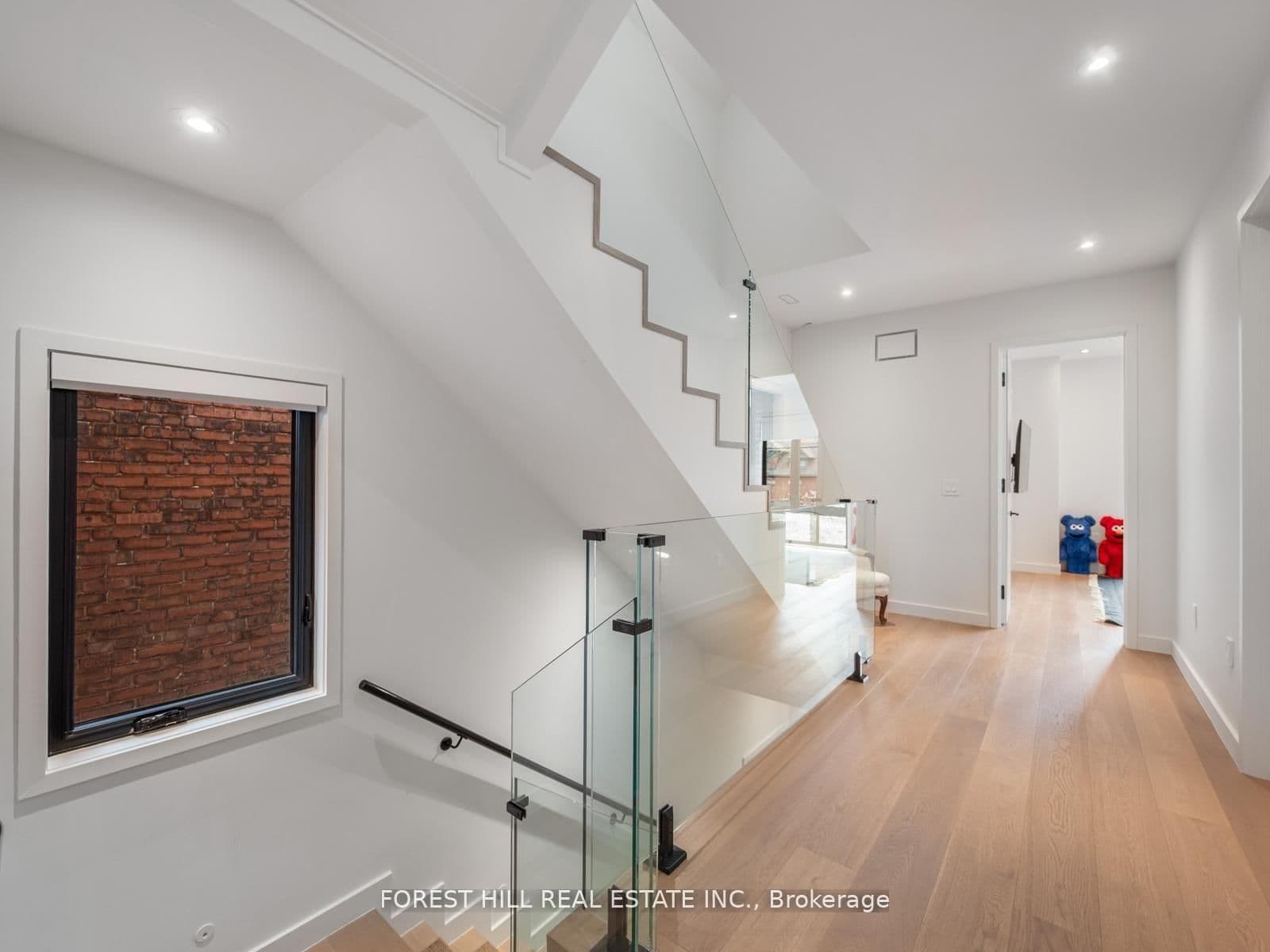 77 Kendal Avenue thumbnail 18