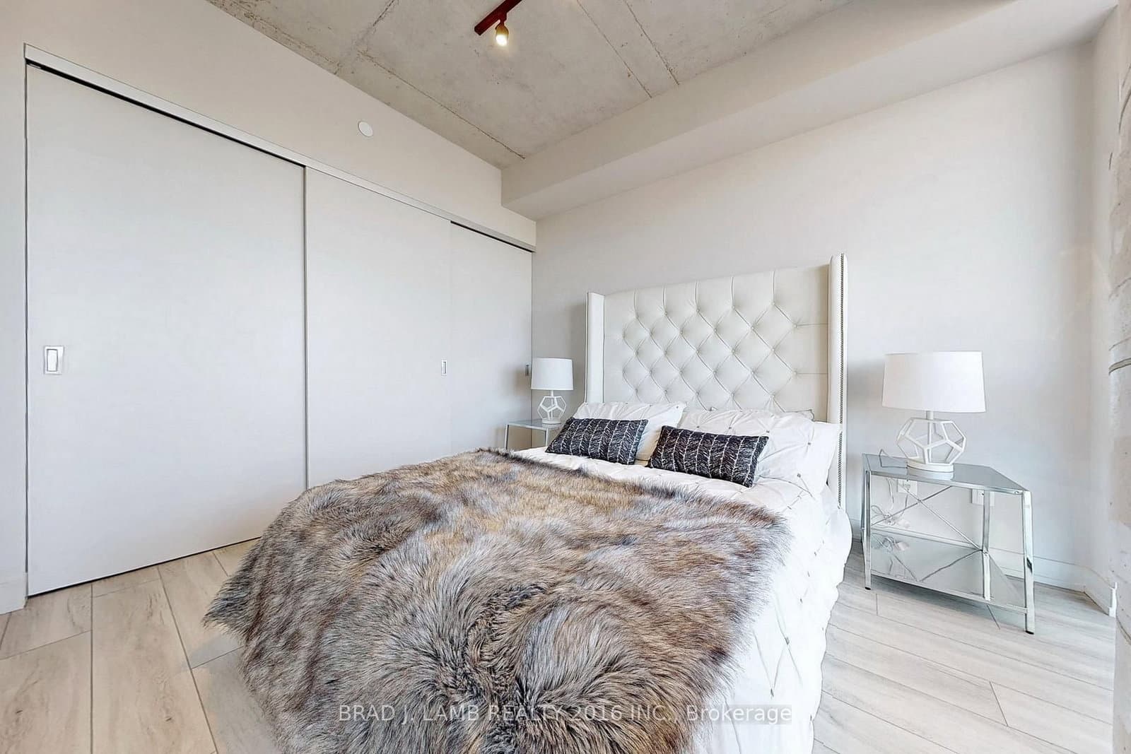 458 Richmond Street W, Unit 1601 thumbnail 14