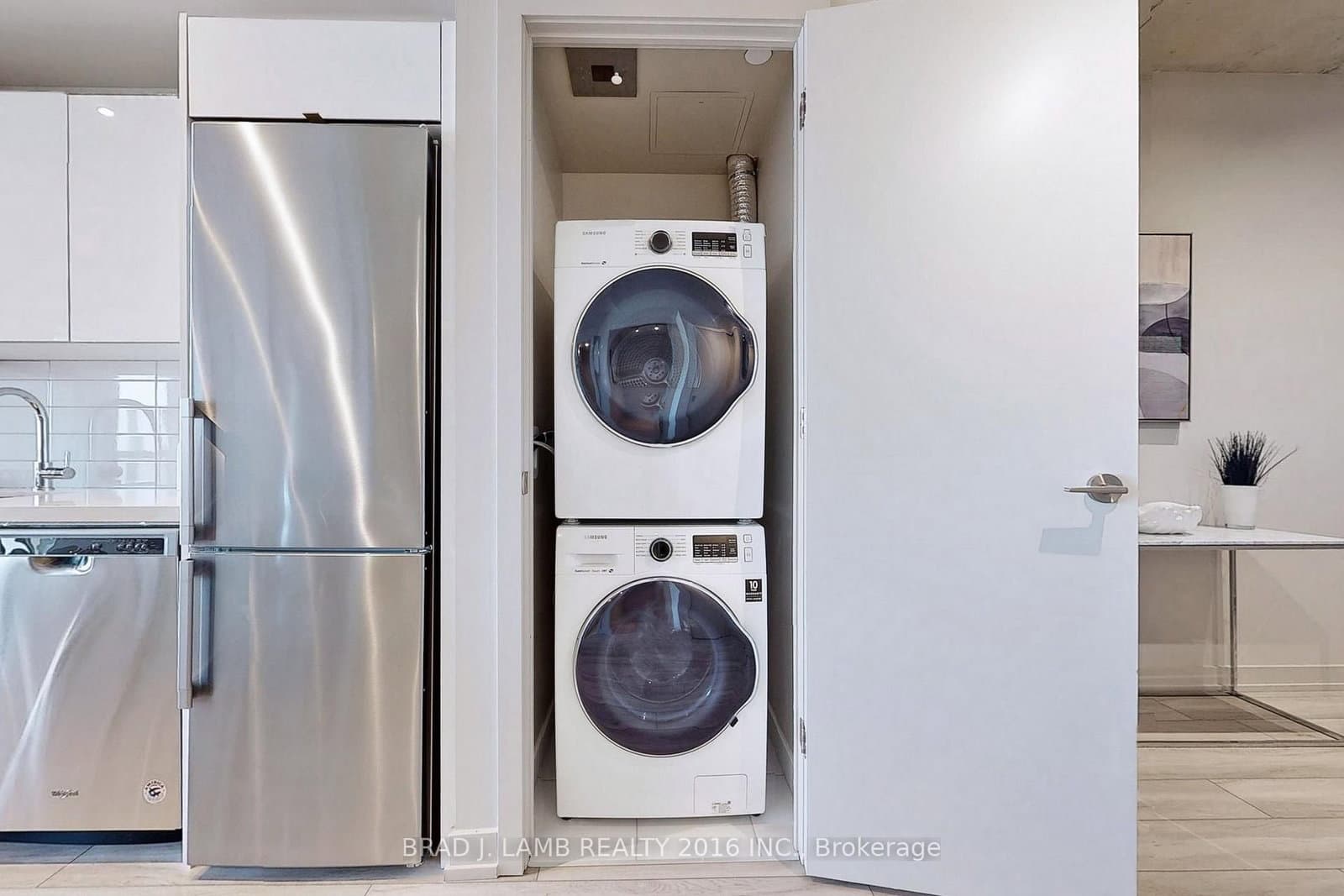 458 Richmond Street W, Unit 1601 thumbnail 16