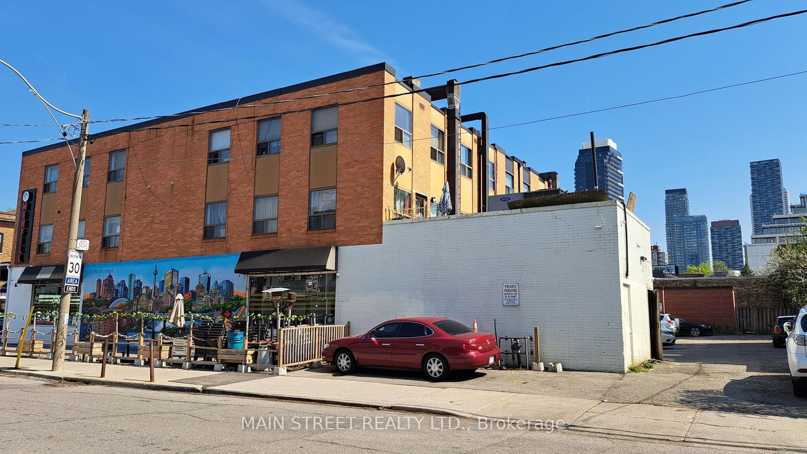 2588 & 2590 Yonge Street thumbnail 3