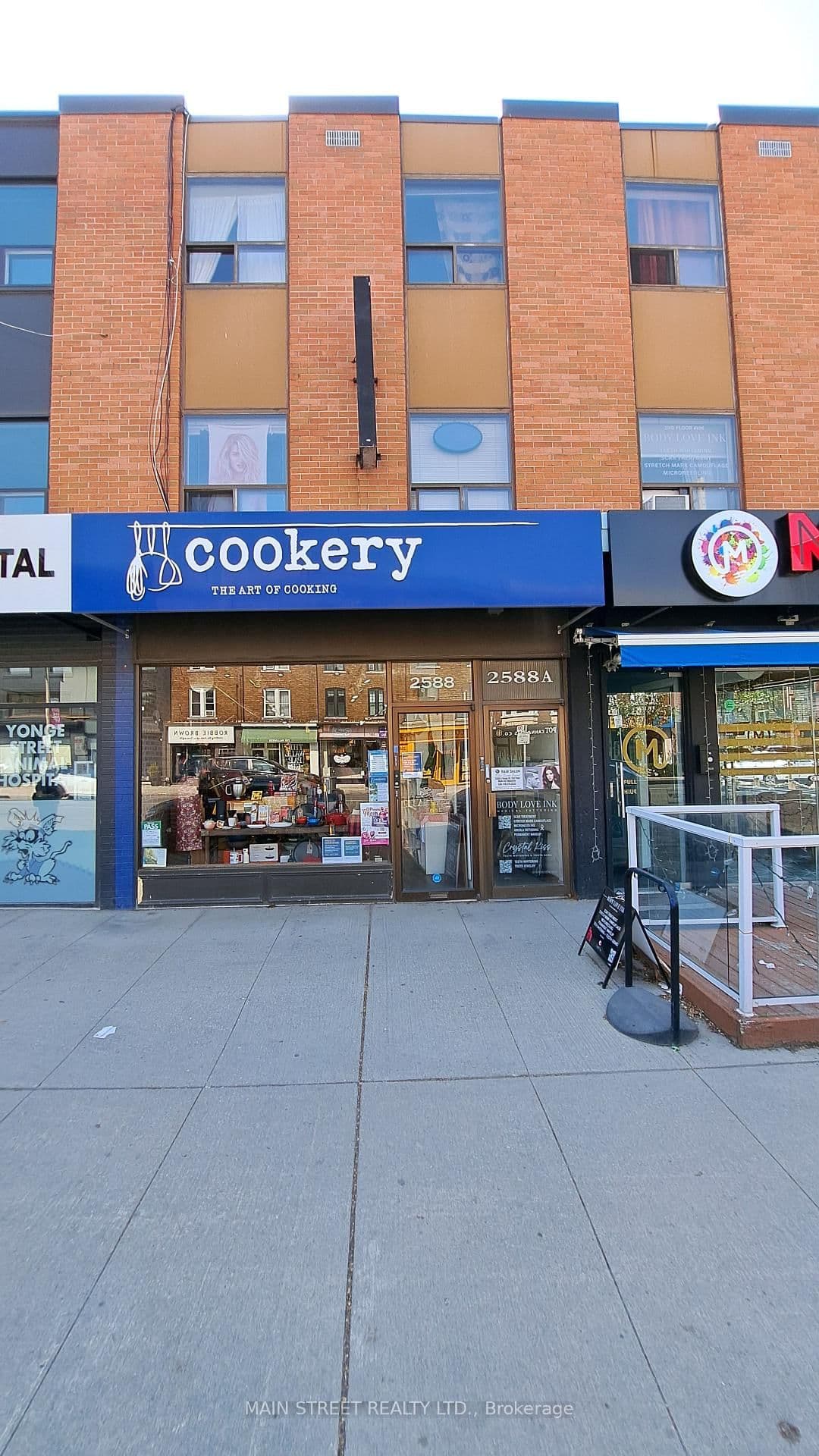 2588 & 2590 Yonge Street thumbnail 6