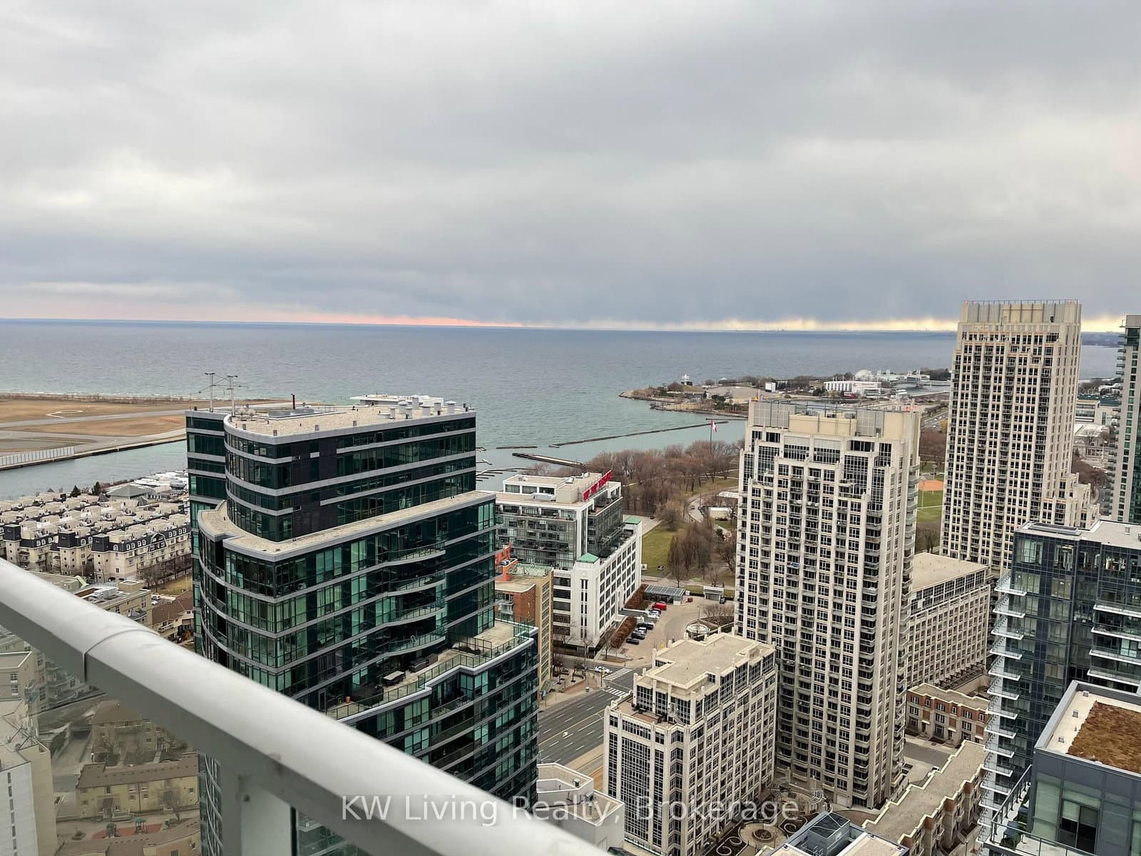 19 Bathurst Street, Unit 4202 thumbnail 13
