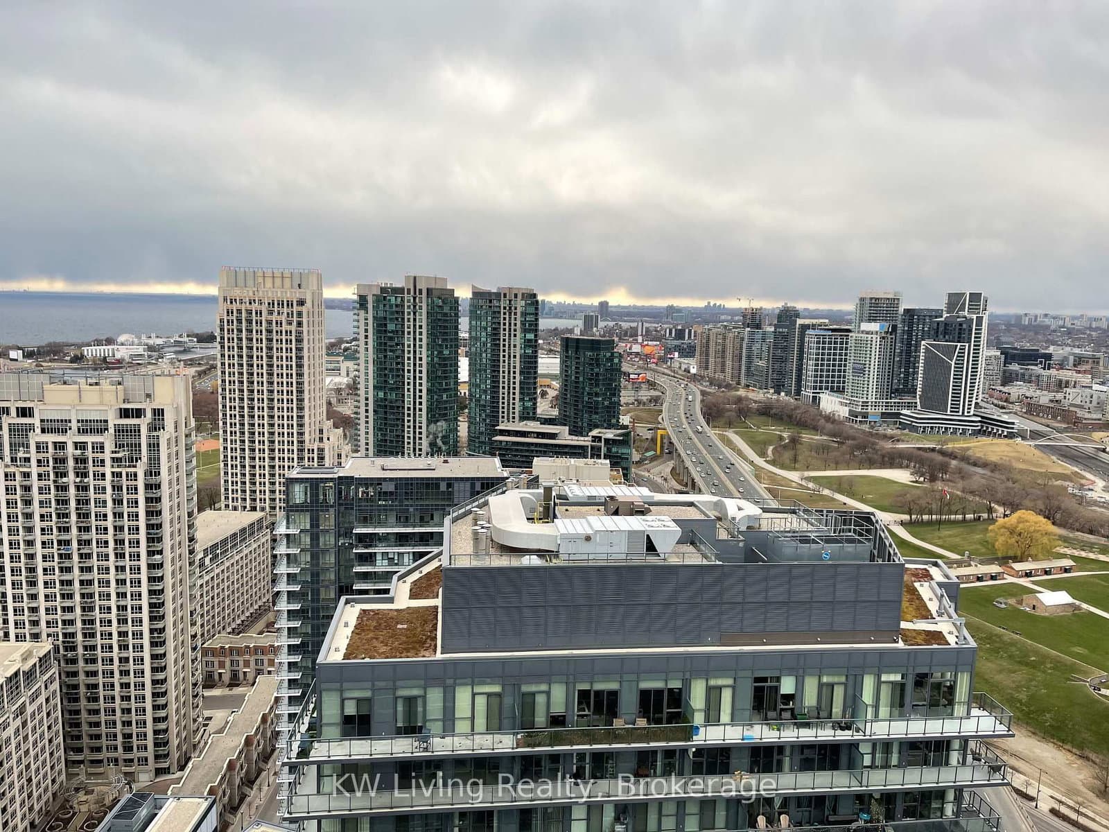 19 Bathurst Street, Unit 4202 thumbnail 14