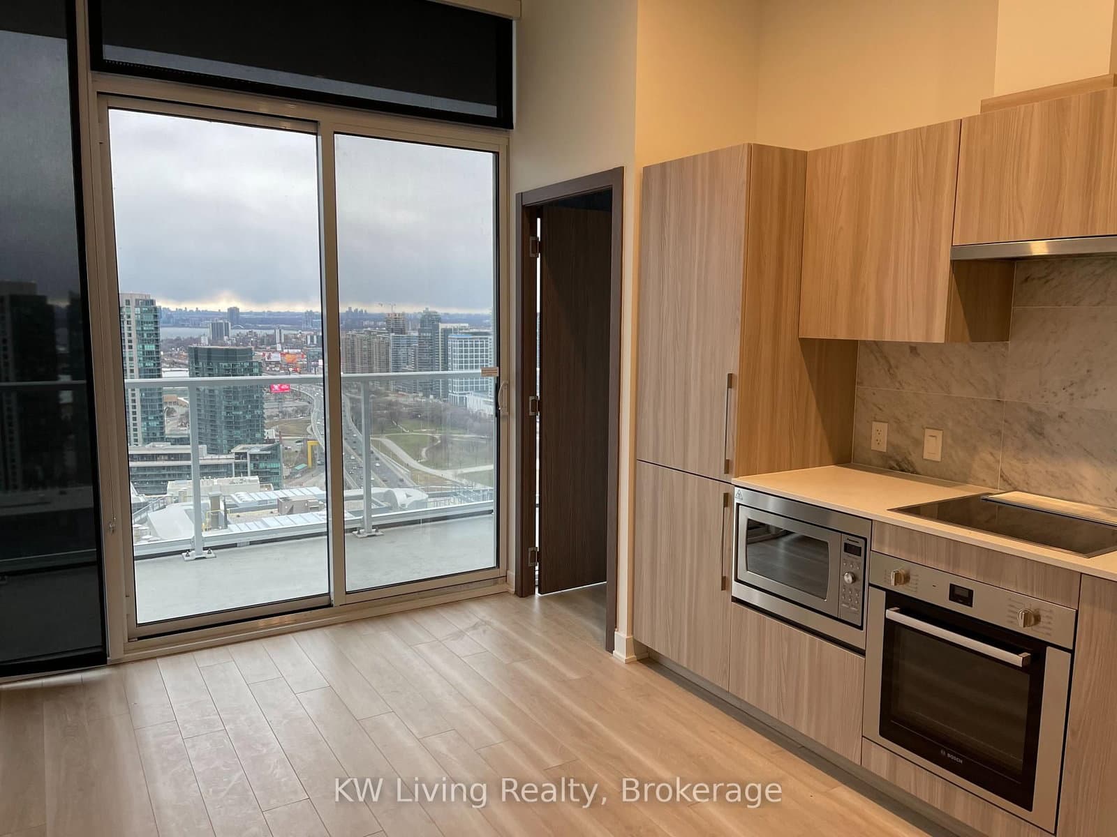 19 Bathurst Street, Unit 4202 thumbnail 6
