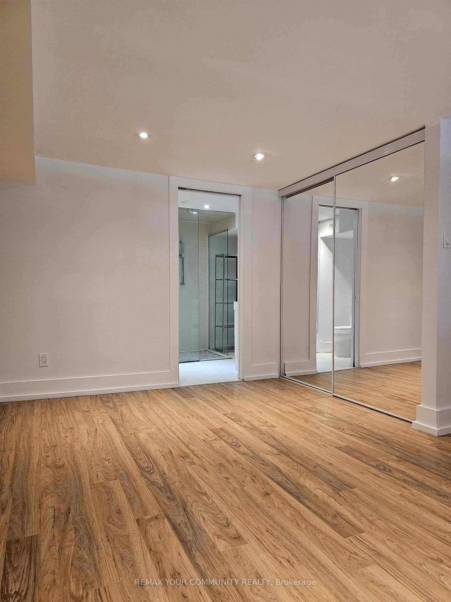 222 Patricia Avenue, Unit Basement thumbnail 10