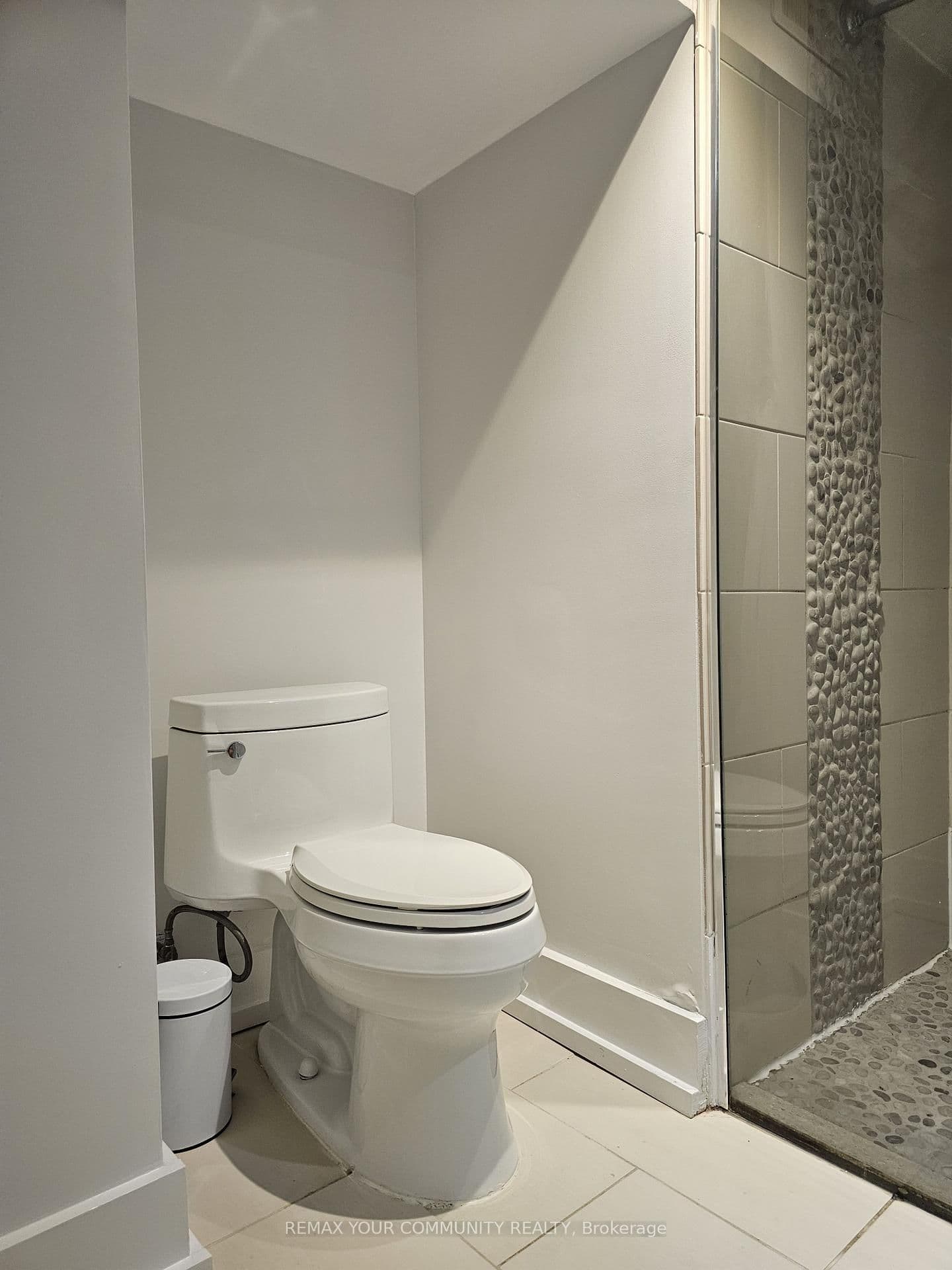 222 Patricia Avenue, Unit Basement thumbnail 11