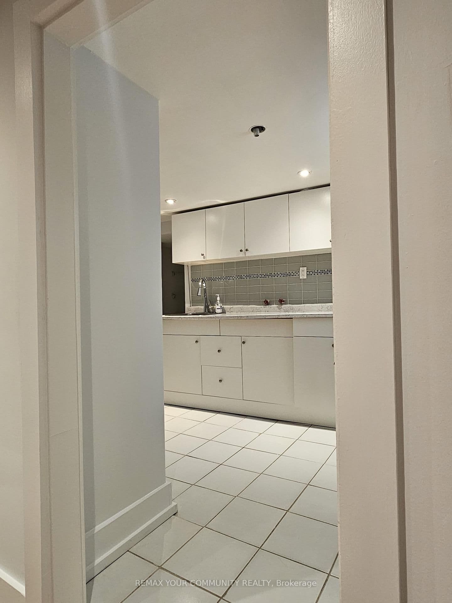 222 Patricia Avenue, Unit Basement thumbnail 17