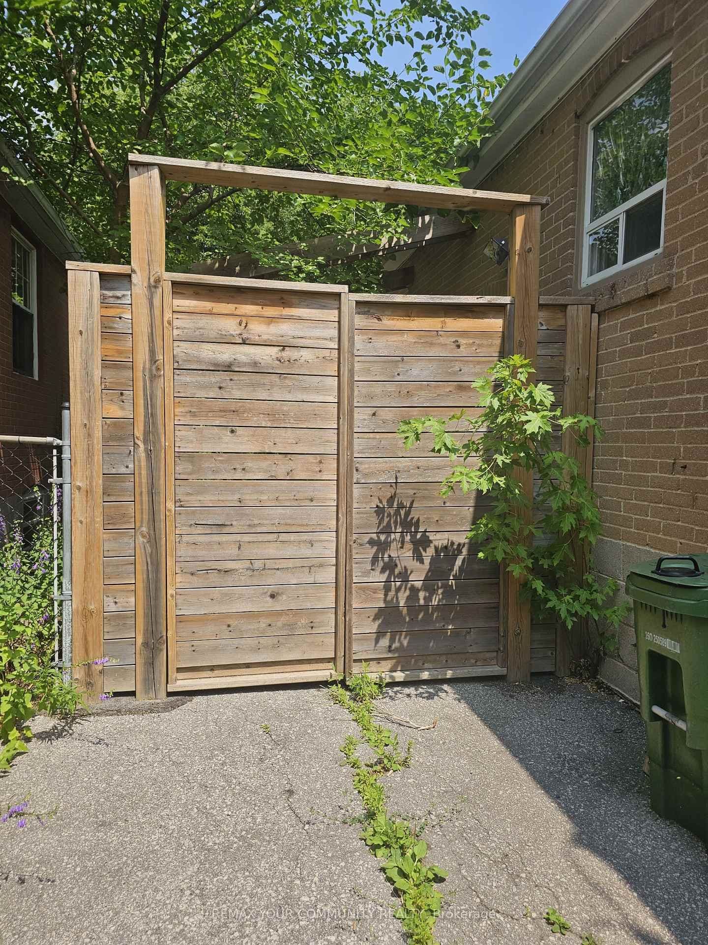 222 Patricia Avenue, Unit Basement thumbnail 2