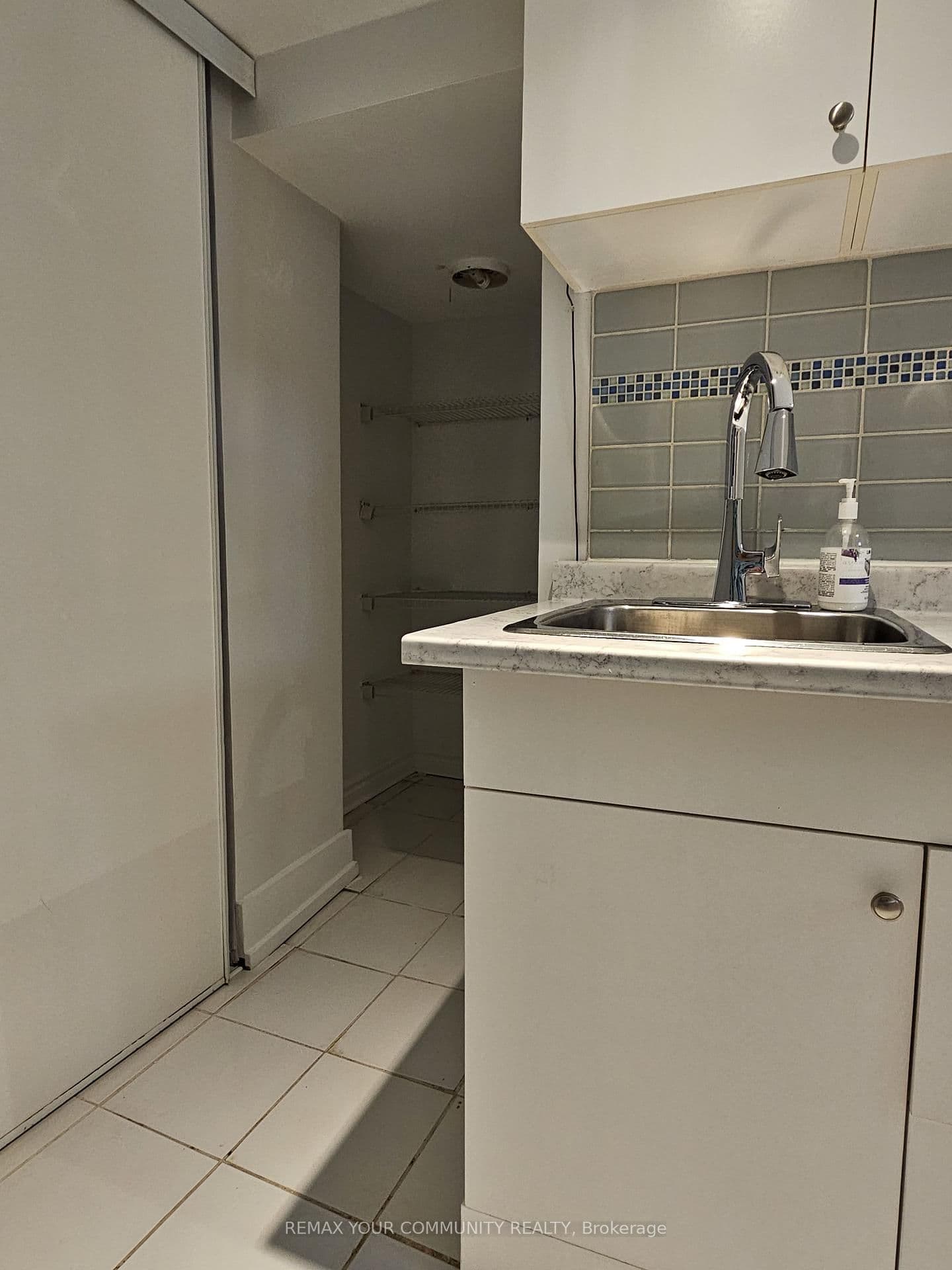 222 Patricia Avenue, Unit Basement thumbnail 20